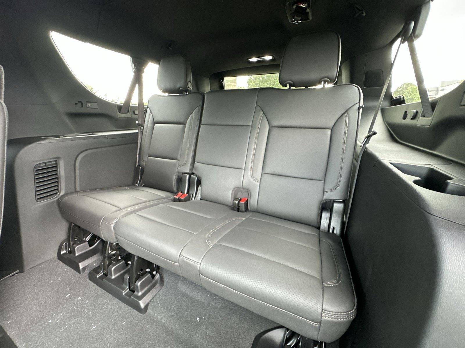 New 2026 Chevrolet Suburban High Country AWD/4WD image 26