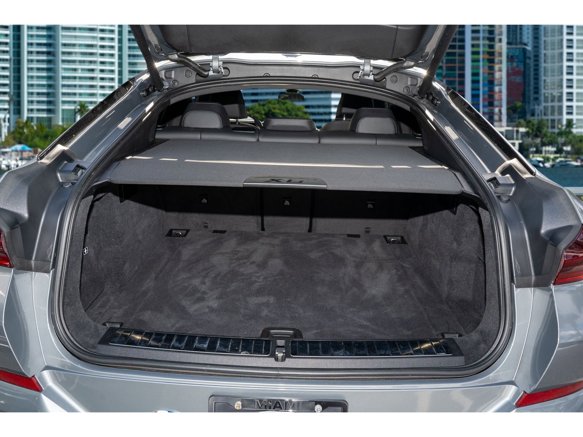 Used 2024 BMW X6 xDrive40i w/ Premium Package image 9