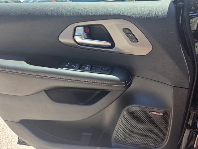 New 2027 Chrysler Pacifica Limited w/ S Appearance Package FWD image 20