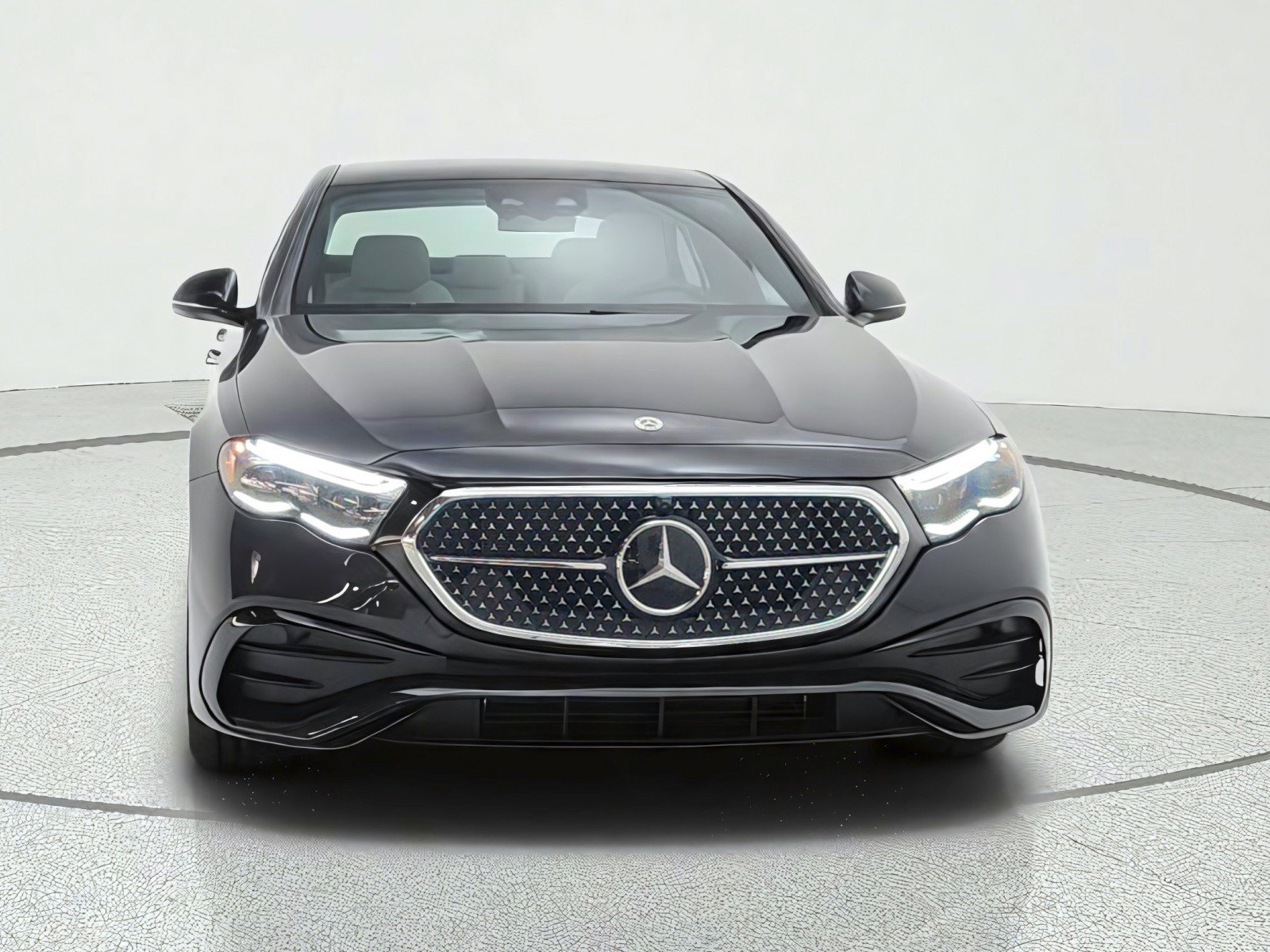 New 2027 Mercedes-Benz E 450 4MATIC Sedan image 2