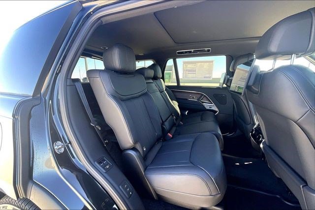 New 2026 Land Rover Range Rover Long Wheelbase SE image 11