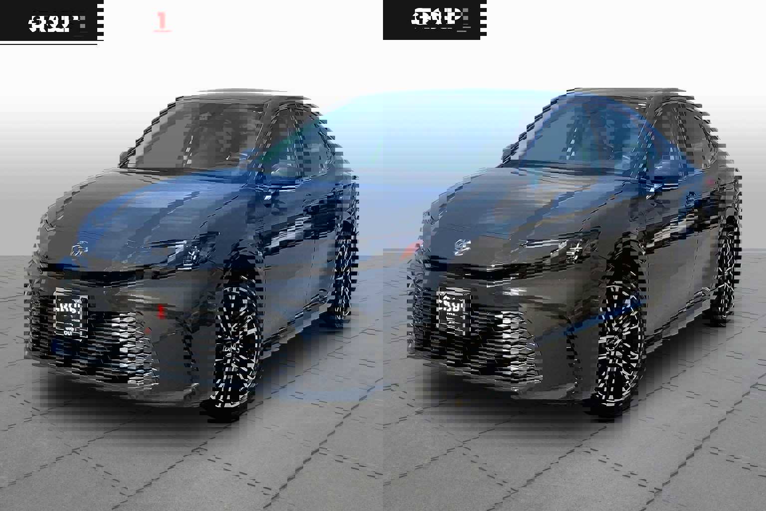 Used 2025 Toyota Camry XLE image 1