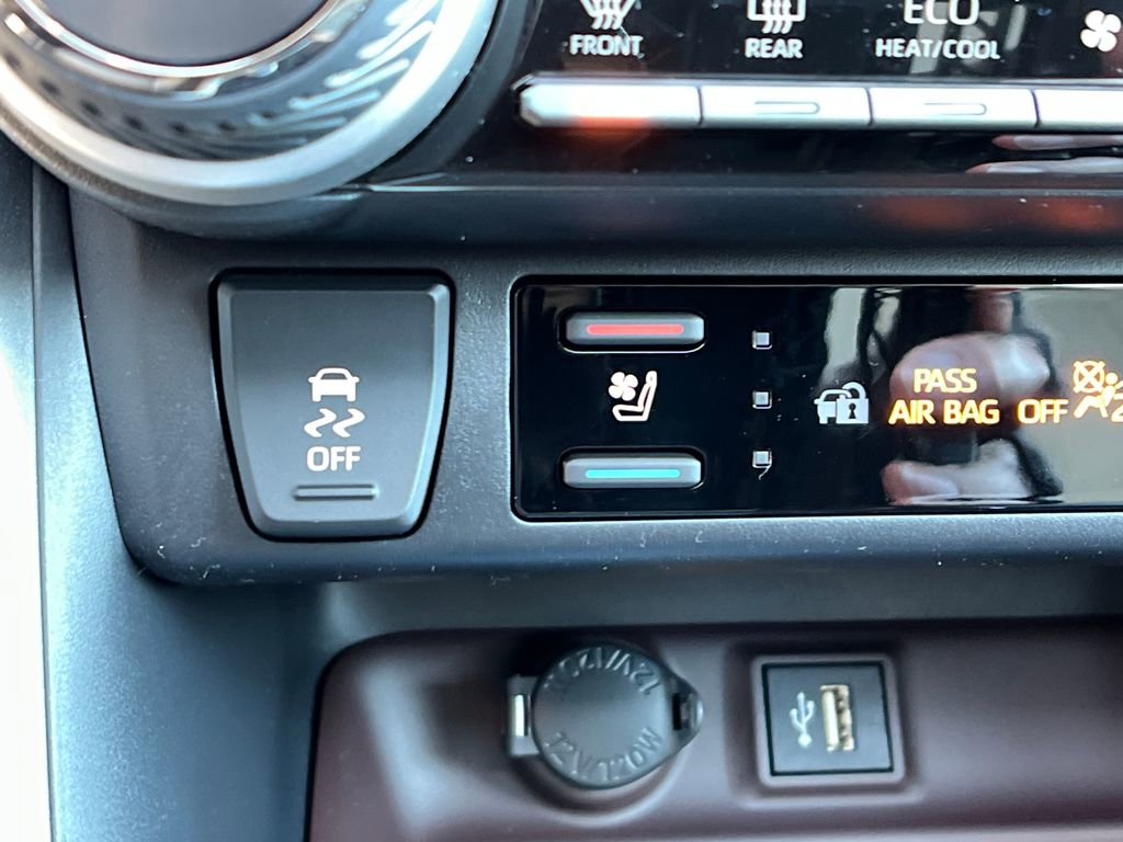 New 2025 Toyota RAV4 Limited w/ Advanced Technology Package image 29