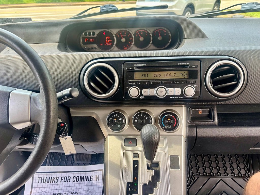 Used 2009 Scion xB FWD image 6