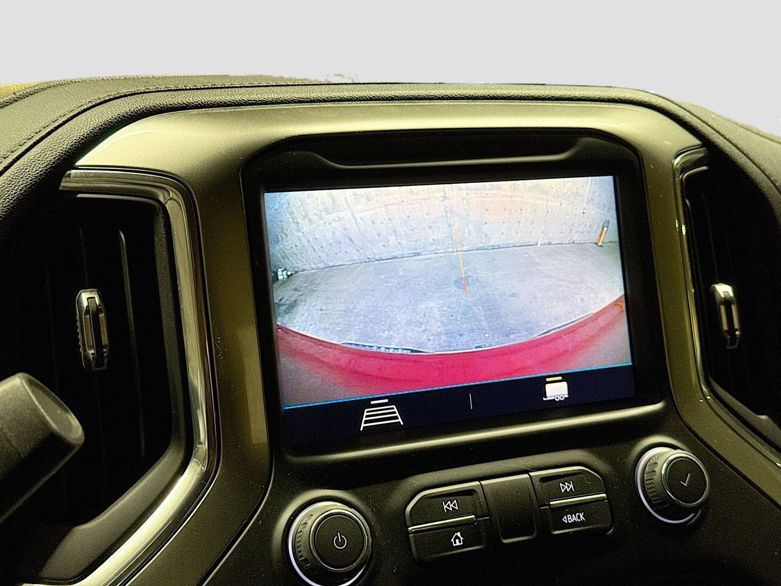 Used 2021 Chevrolet Silverado 1500 LT w/ Z71 Off-Road Package AWD/4WD image 16