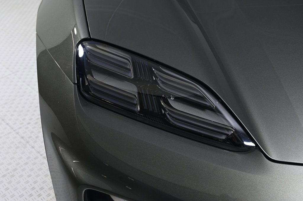 Certified 2025 Porsche Macan 4 Electric image 24