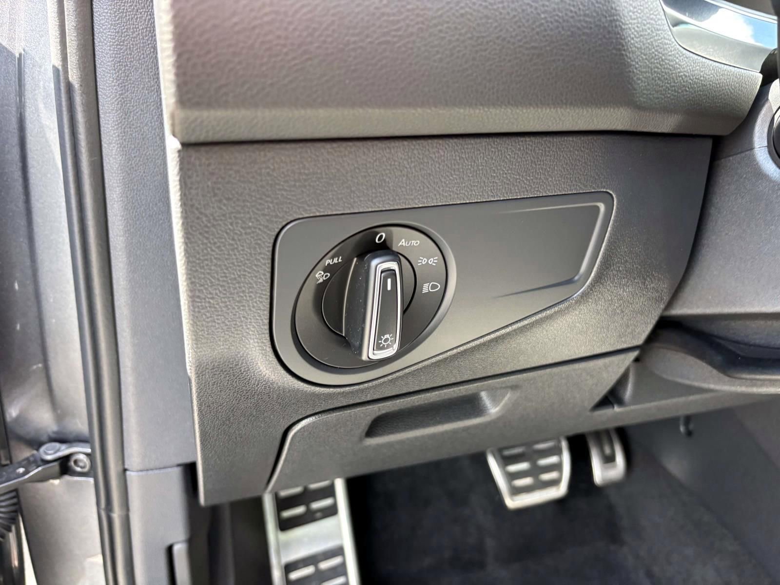 Used 2024 Volkswagen Tiguan SEL R-Line image 14