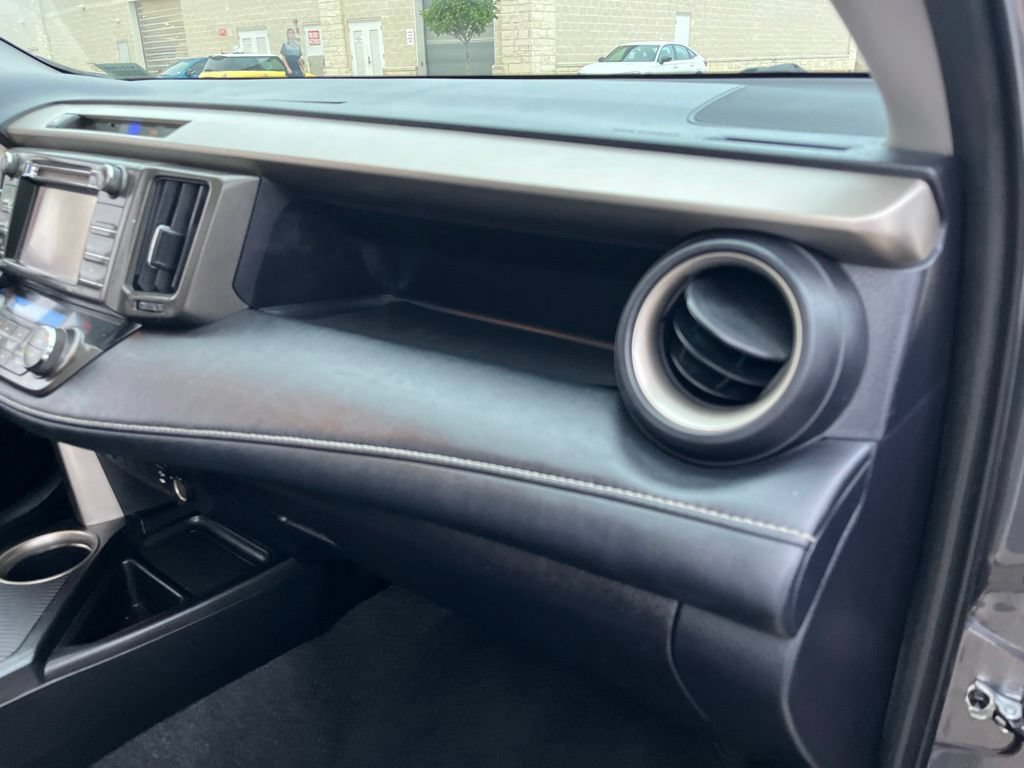 Used 2015 Toyota RAV4 XLE FWD image 29