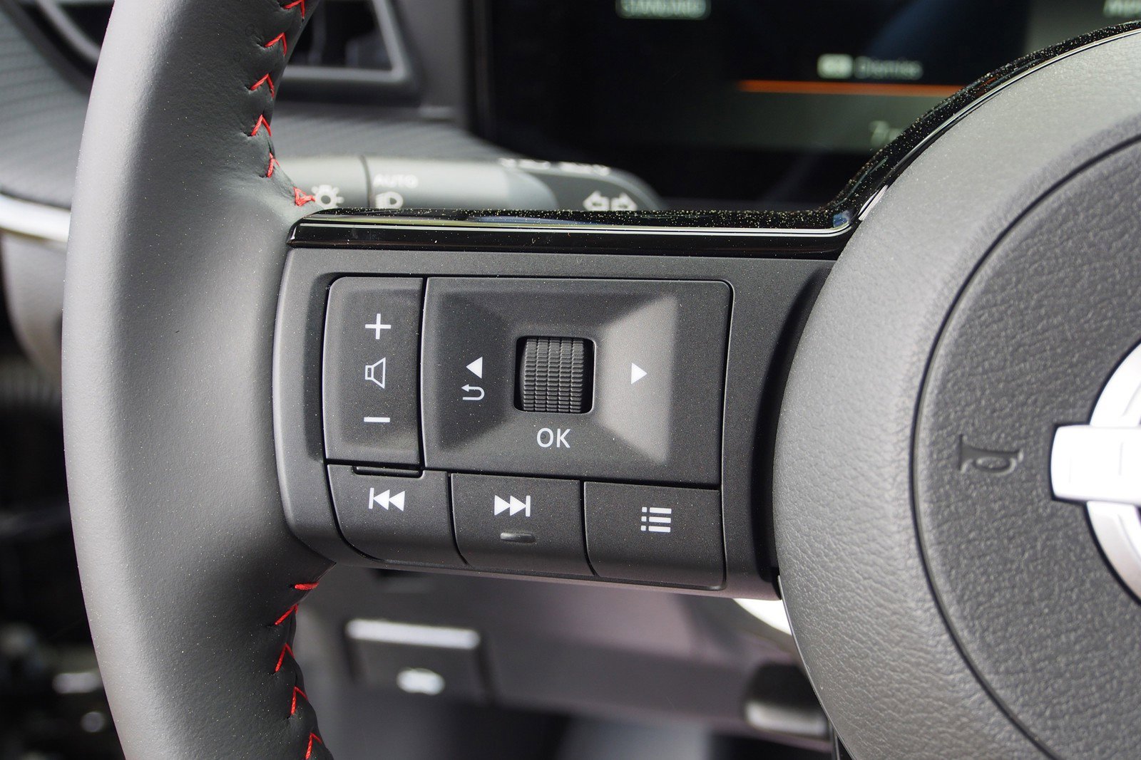 Used 2025 Nissan Kicks SR image 20