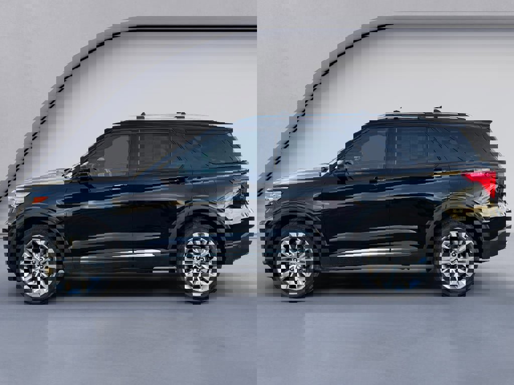 Used 2022 Ford Explorer Platinum w/ Equipment Group 601A image 2