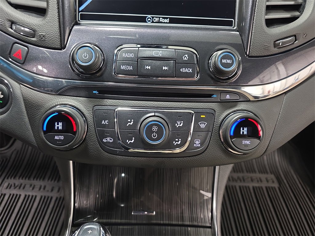 Used 2018 Chevrolet Impala Premier w/ Premier Convenience Package image 24