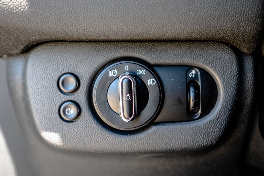 Used 2016 MINI Cooper Clubman FWD image 19