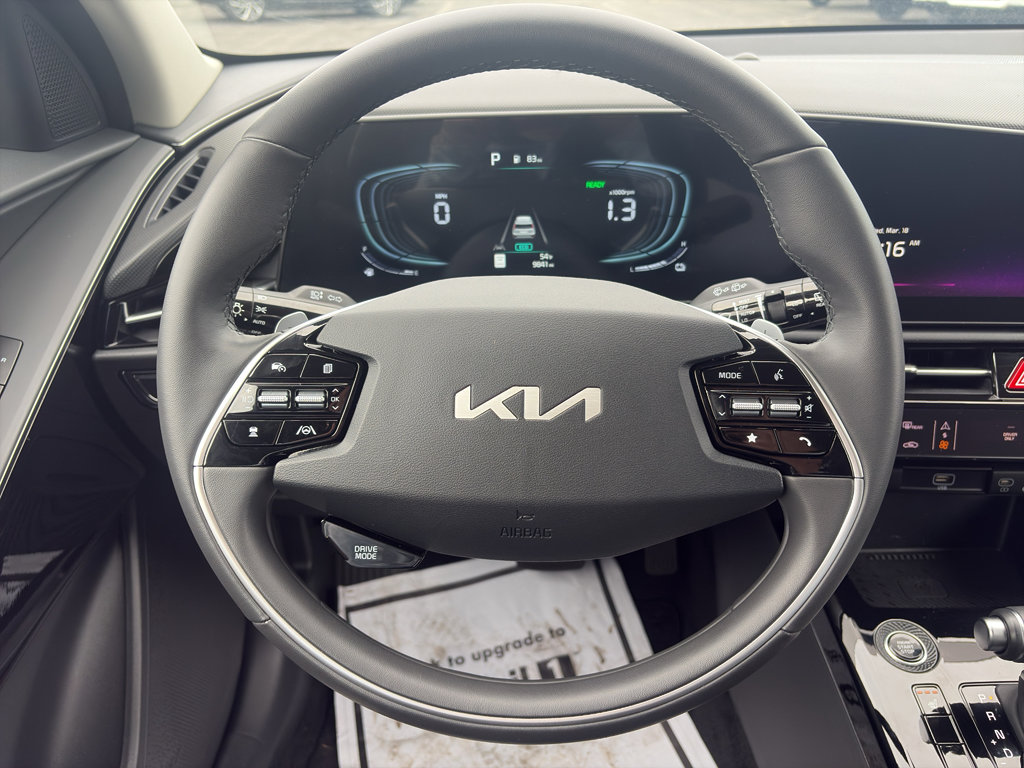 Used 2025 Kia Niro EX image 25