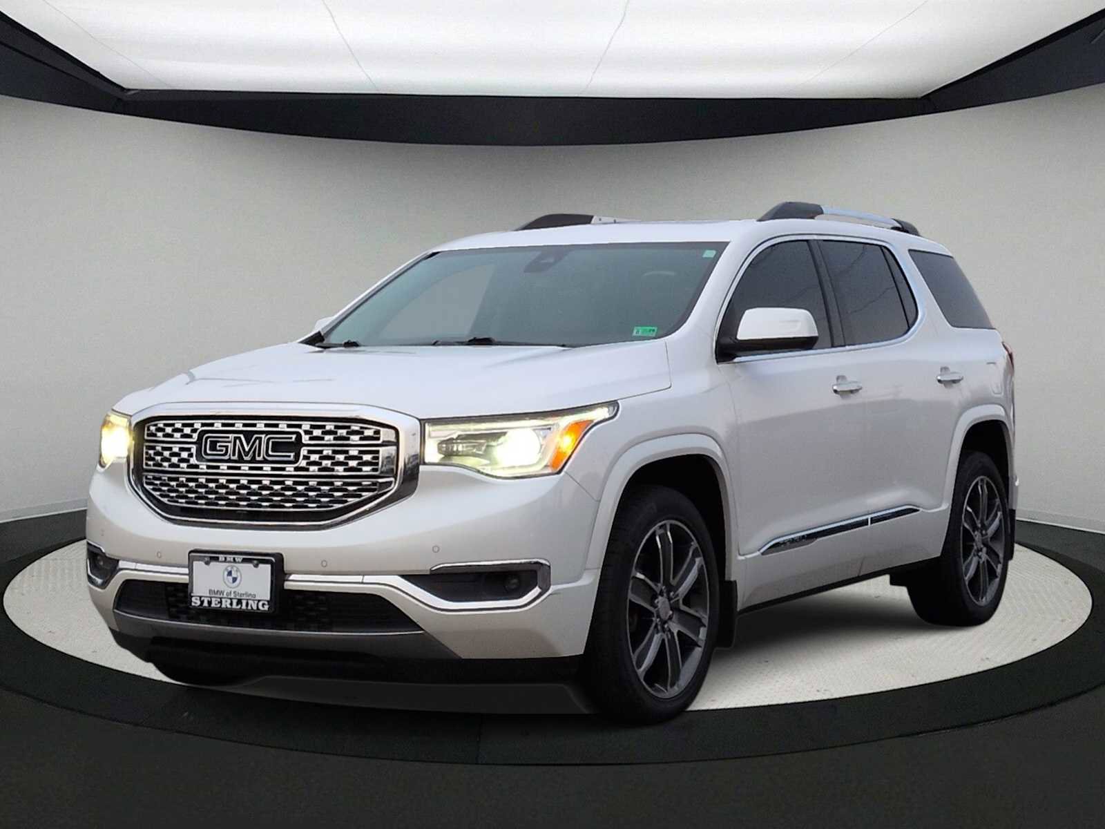 Used 2017 GMC Acadia Denali w/ Technology Package image 4