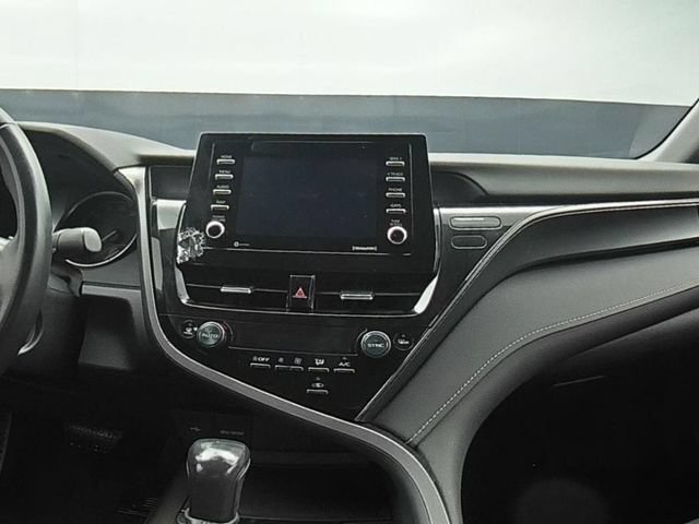 Used 2022 Toyota Camry SE FWD image 22