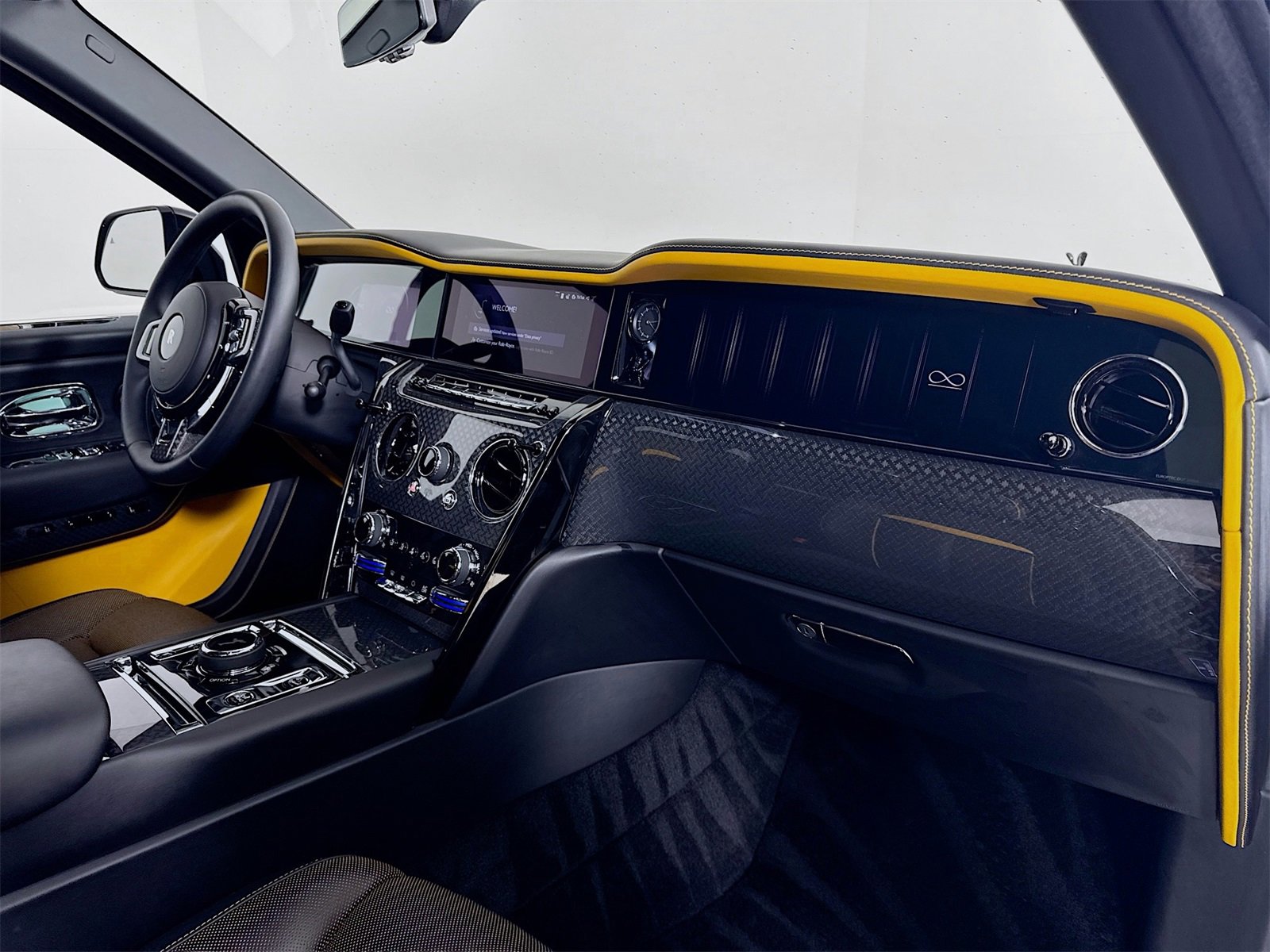 Used 2025 Rolls-Royce Cullinan Black Badge image 29