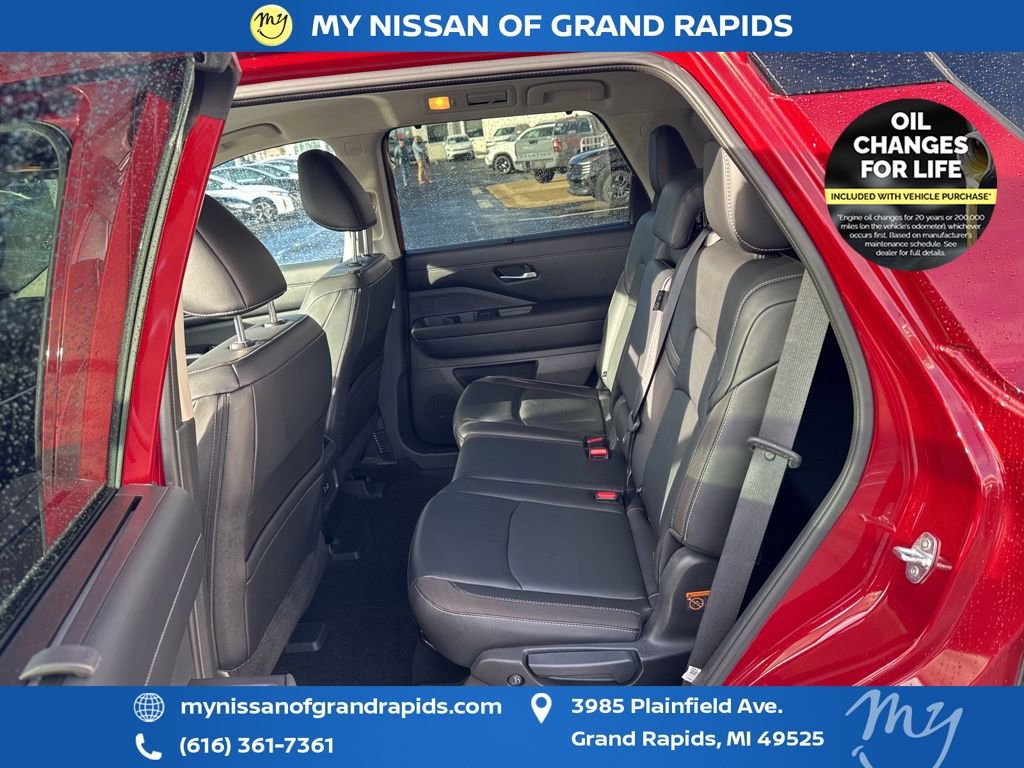 Used 2023 Nissan Pathfinder SL image 21