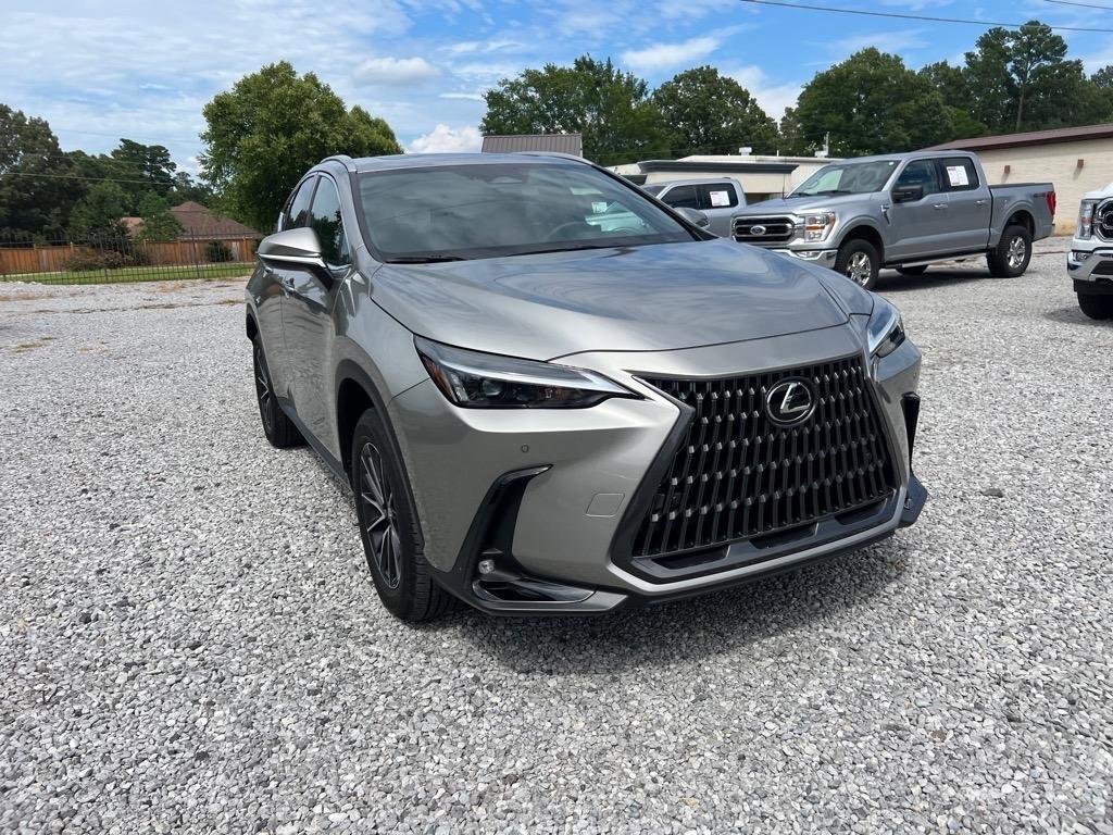 Used 2025 Lexus NX 250 FWD w/ Towing Package (2000 Lbs) image 6