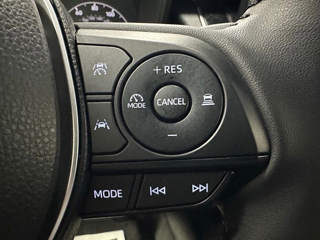Used 2025 Toyota Corolla SE image 20