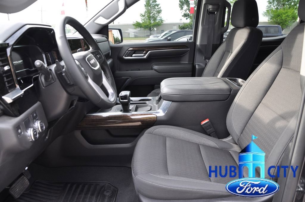 Used 2024 GMC Sierra 1500 Elevation RWD image 10