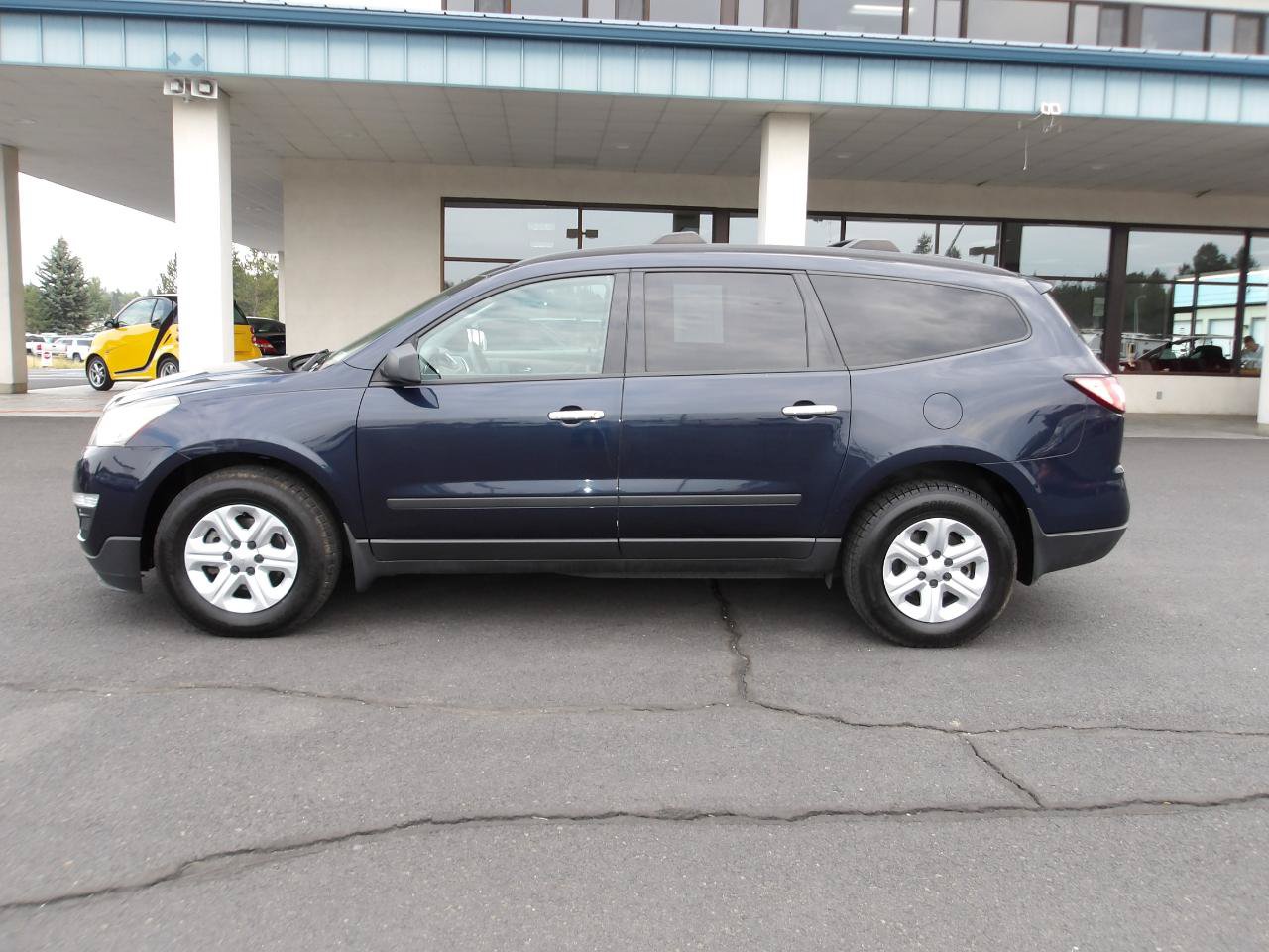 Used 2016 Chevrolet Traverse LS AWD/4WD image 2