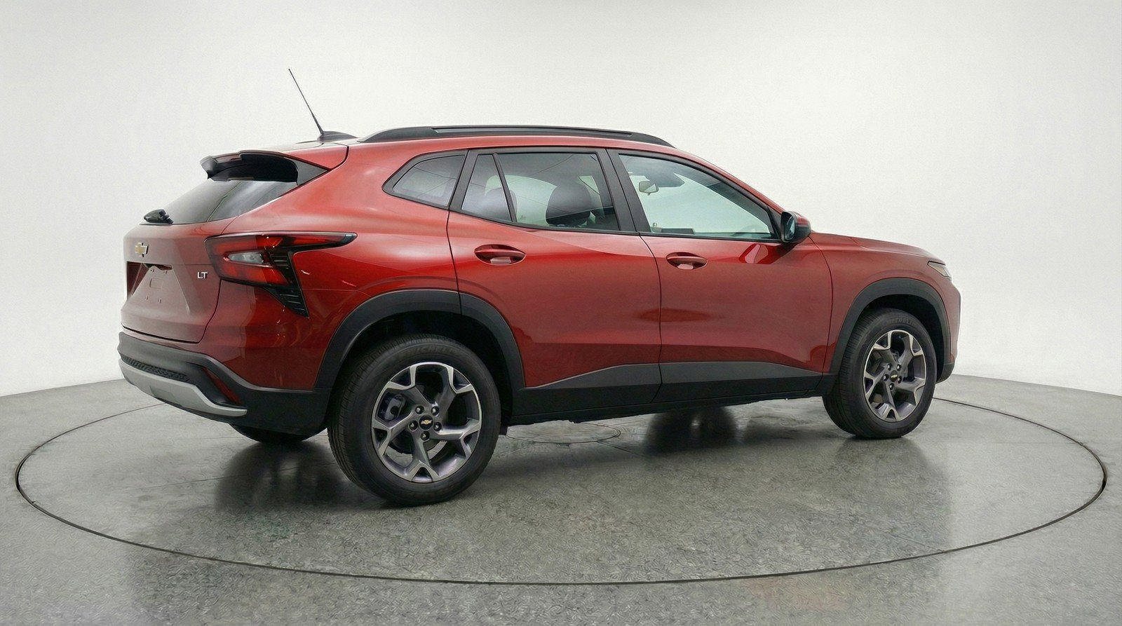 Used 2025 Chevrolet Trax LT image 9