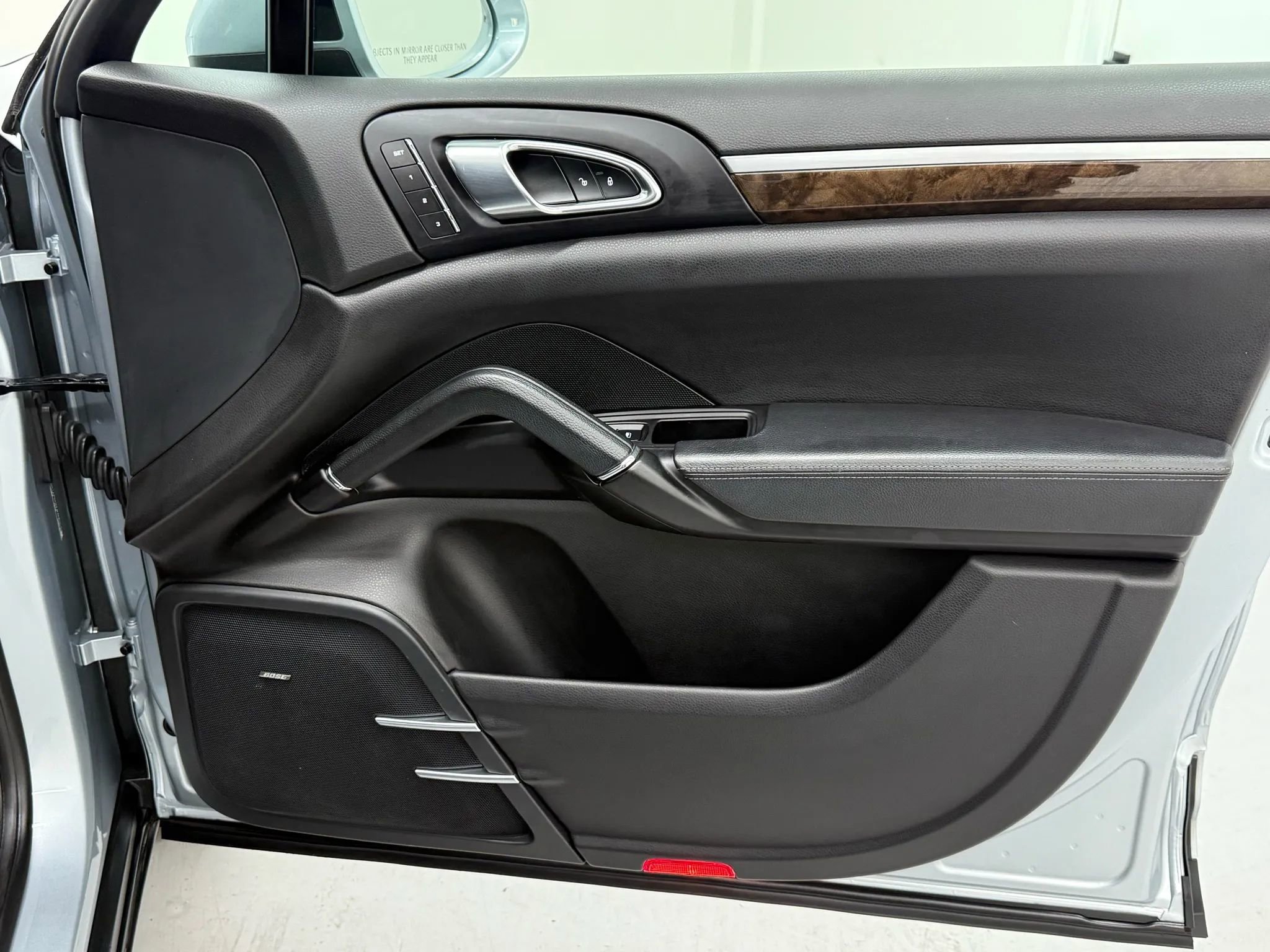 Used 2018 Porsche Cayenne Platinum Edition image 14