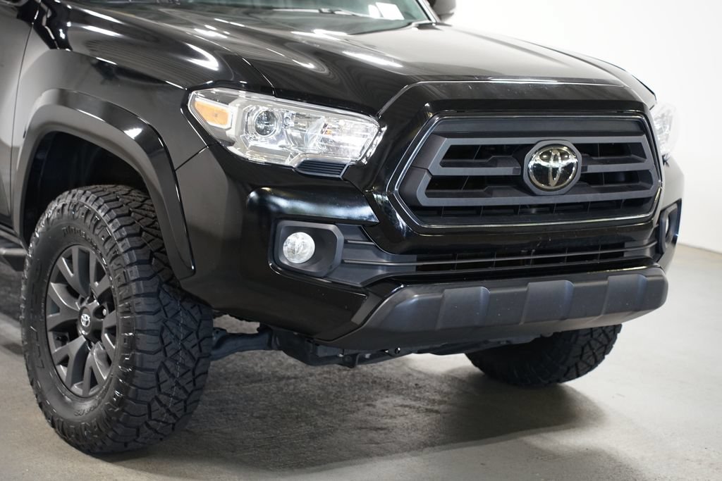 Certified 2023 Toyota Tacoma SR5 AWD/4WD image 4