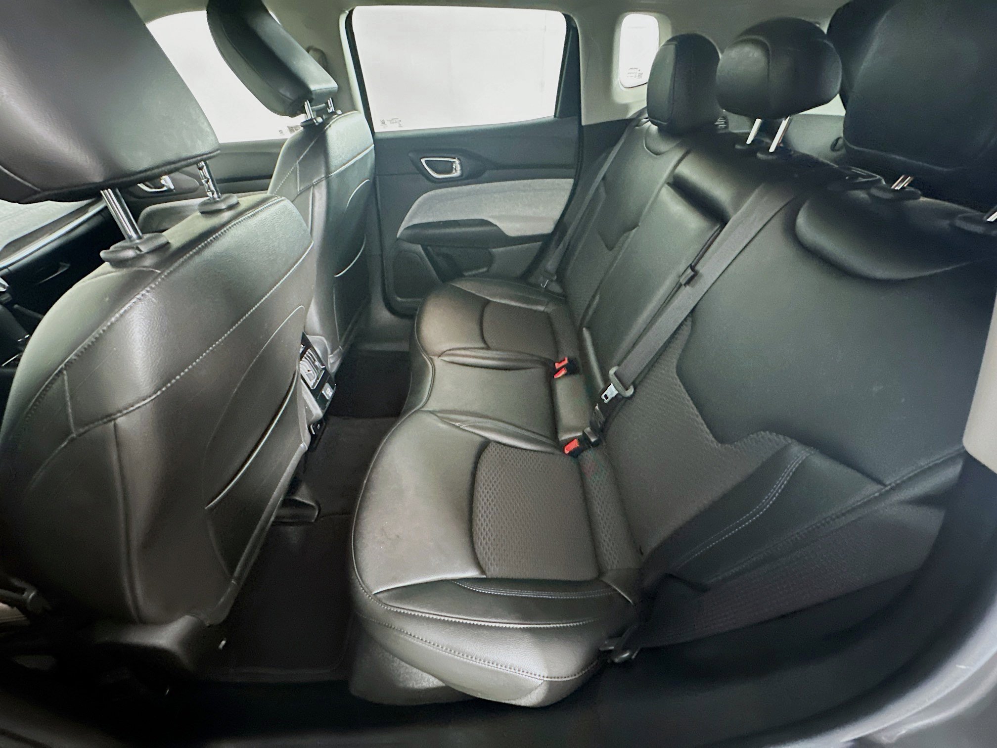 Used 2022 Jeep Compass Latitude image 27