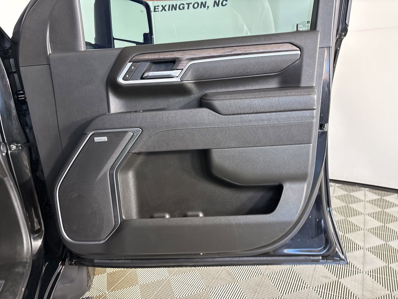Used 2025 Chevrolet Silverado 3500 LTZ w/ LTZ Premium Package image 25