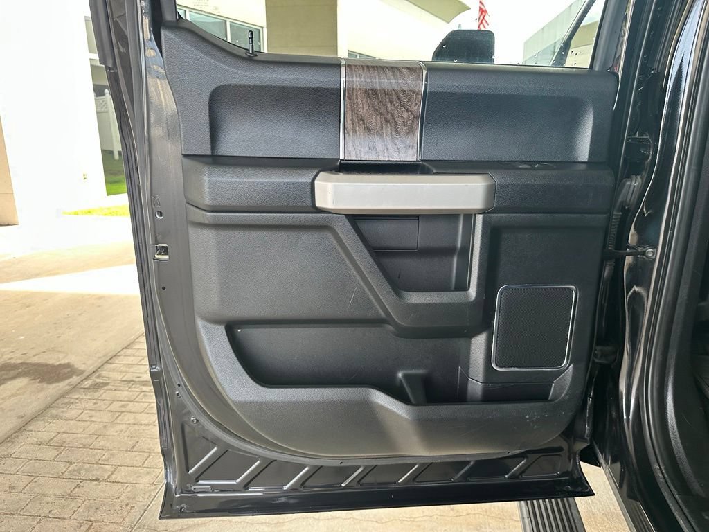 Used 2019 Ford F250 Lariat w/ Lariat Ultimate Package AWD/4WD image 29