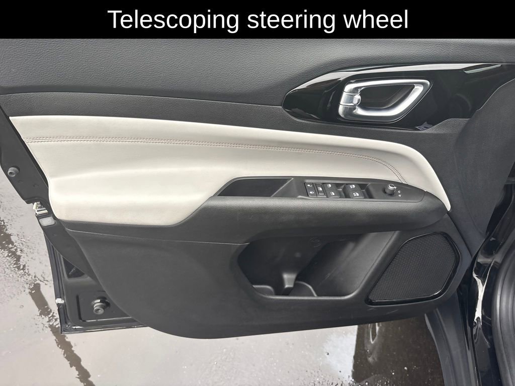 Certified 2022 Jeep Compass Limited image 13