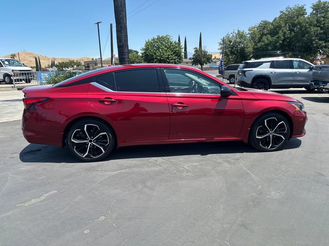 Used 2023 Nissan Altima 2.5 SR FWD image 9