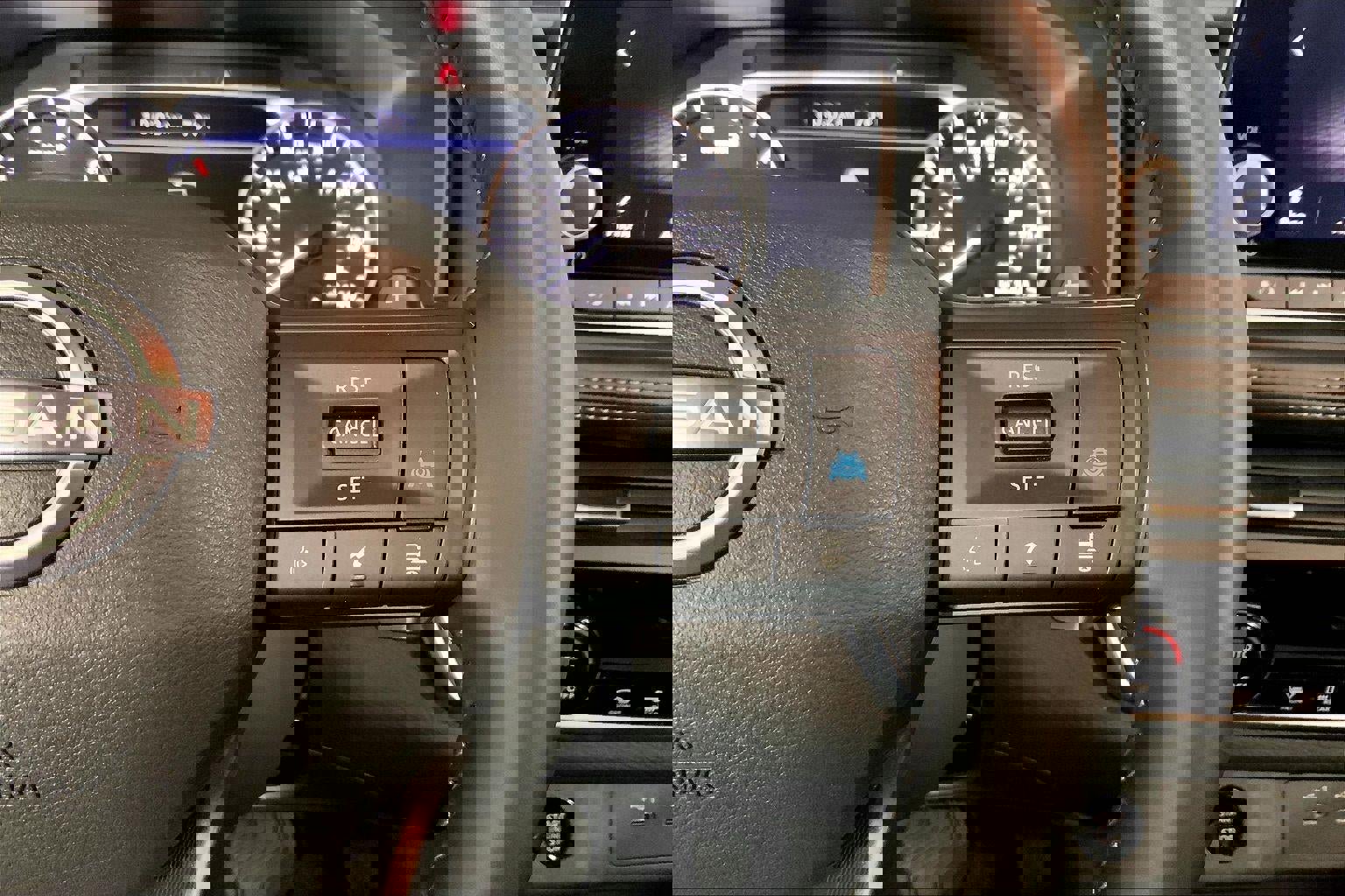 Used 2025 Nissan Rogue SV image 19