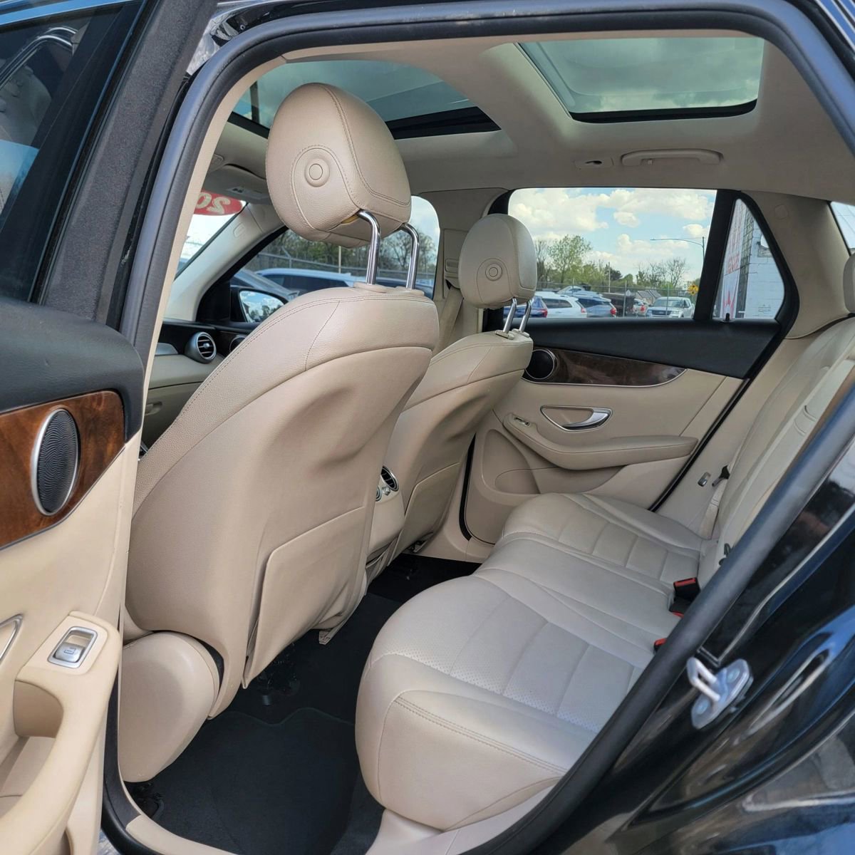 Used 2017 Mercedes-Benz GLC 300 image 9