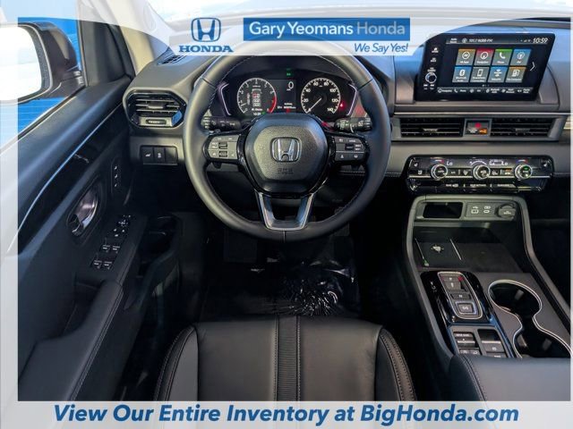 Certified 2025 Honda Pilot Touring image 17