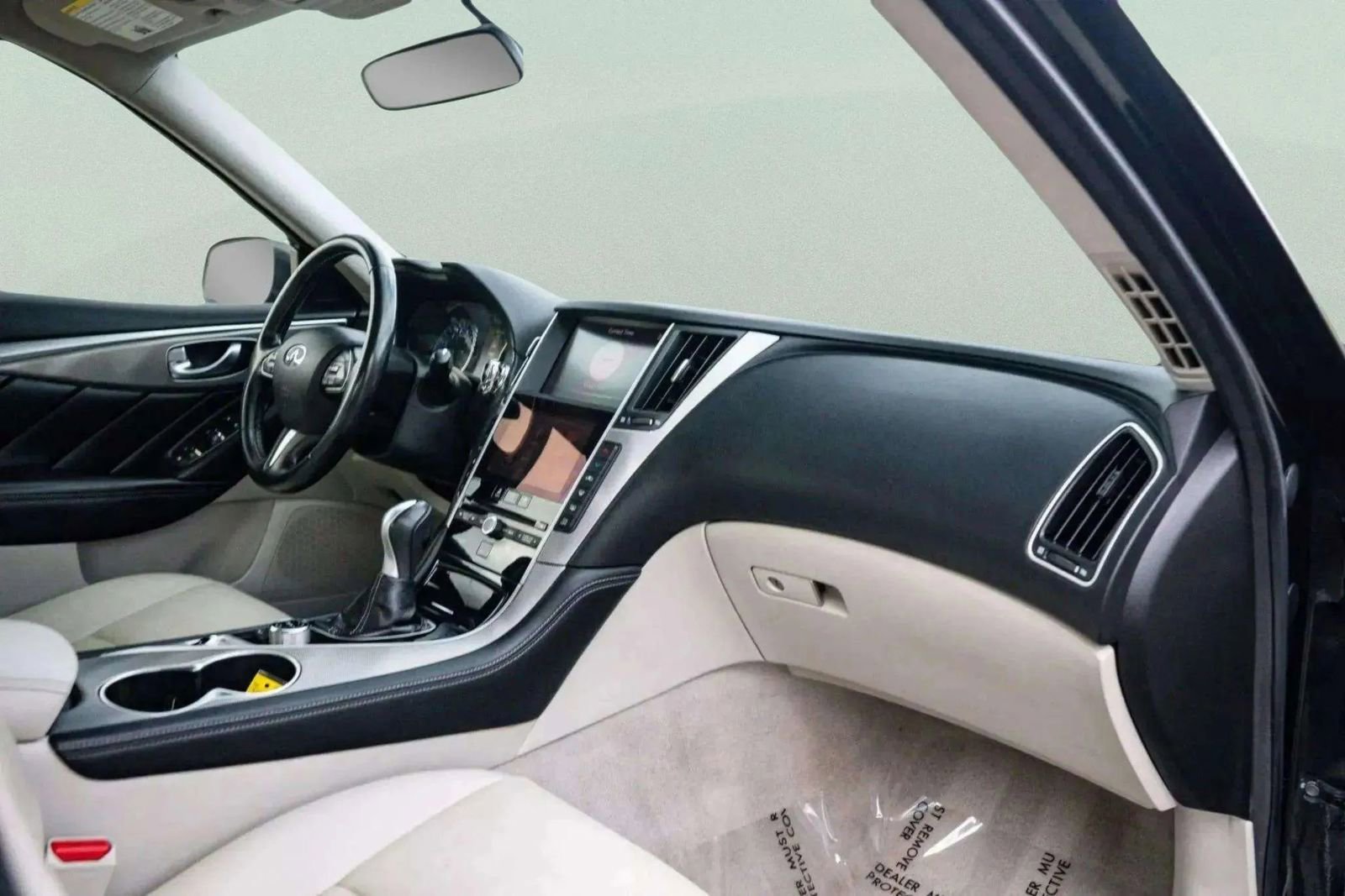 Used 2015 INFINITI Q50 w/ Moonroof Package image 19