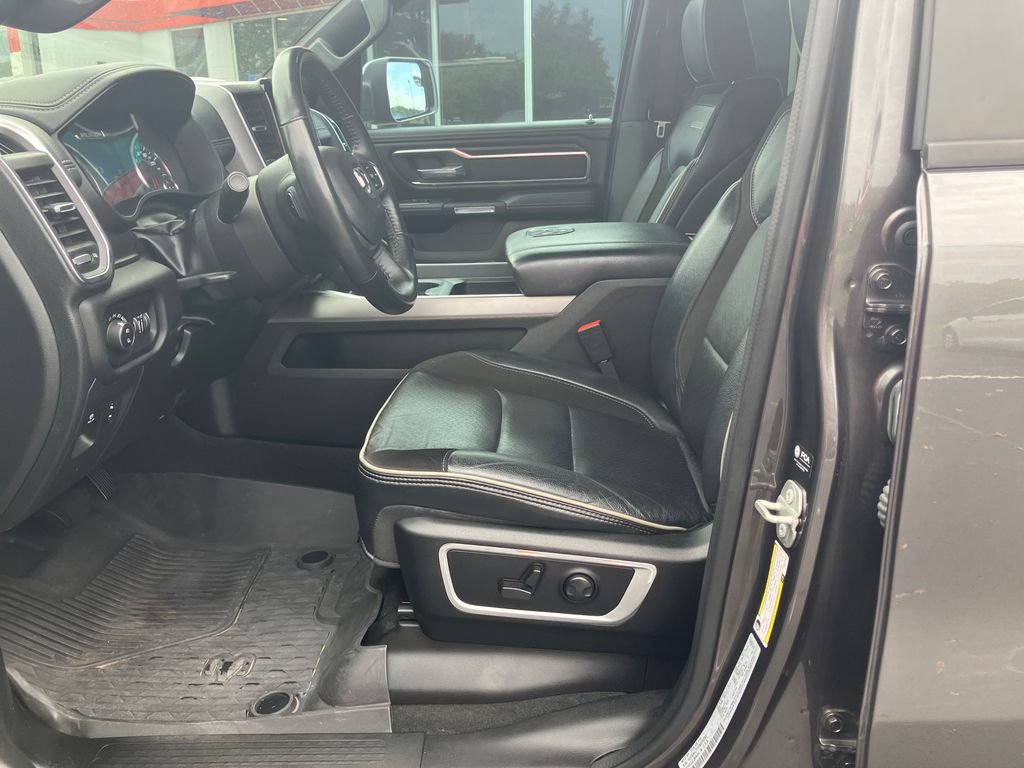 Used 2023 RAM 1500 Laramie AWD/4WD image 10