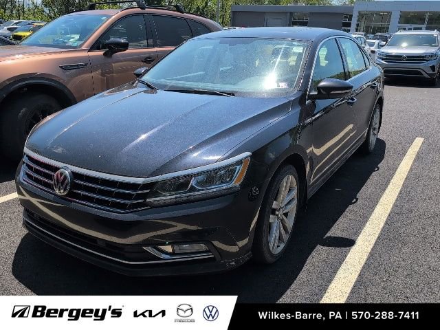 Used 2017 Volkswagen Passat 1.8T SE FWD image 1
