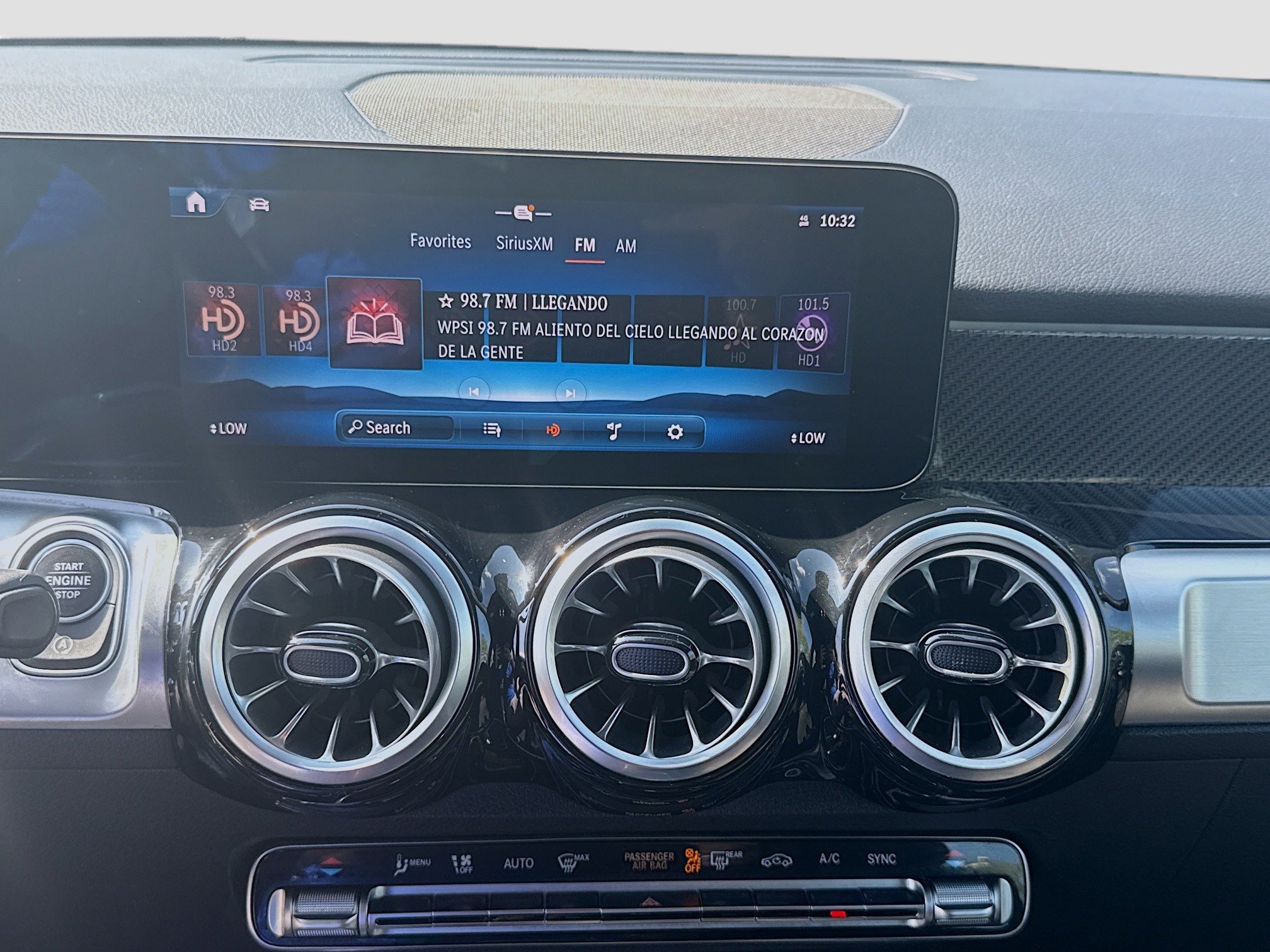 Used 2025 Mercedes-Benz GLB 35 AMG 4MATIC image 10