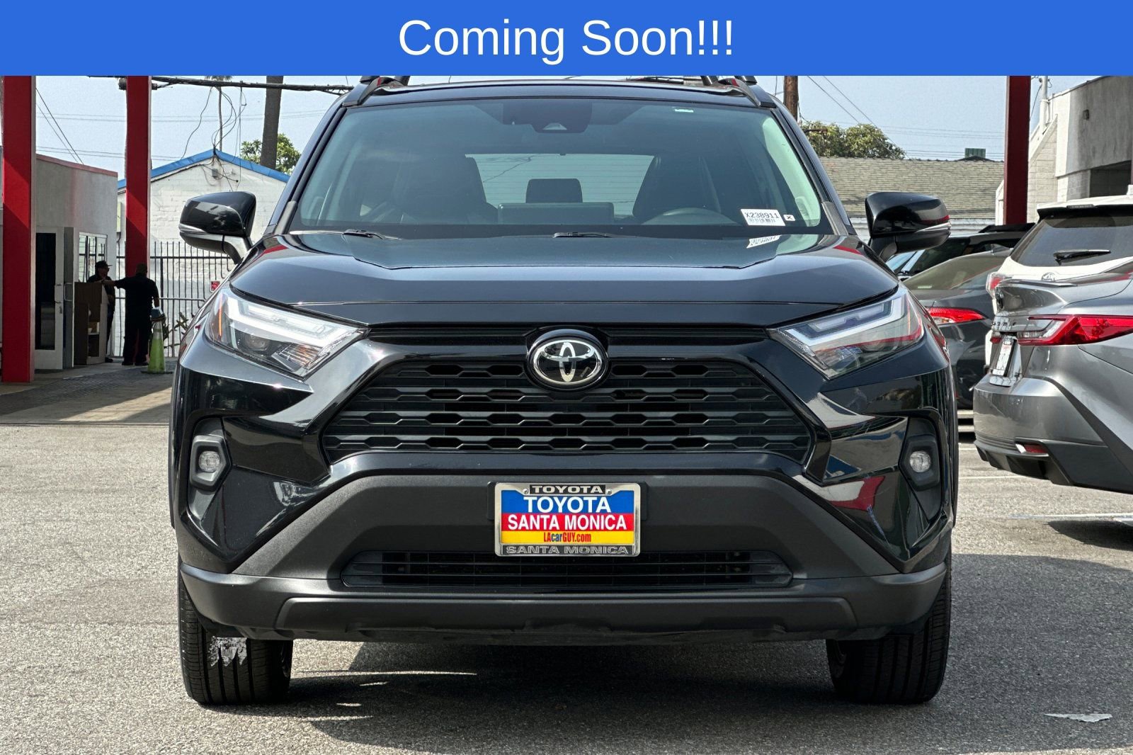Used 2023 Toyota RAV4 XLE Premium FWD image 9