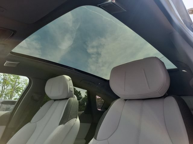 New 2027 Cadillac Optiq Sport w/ LPO, Floor Liner Package AWD/4WD image 25