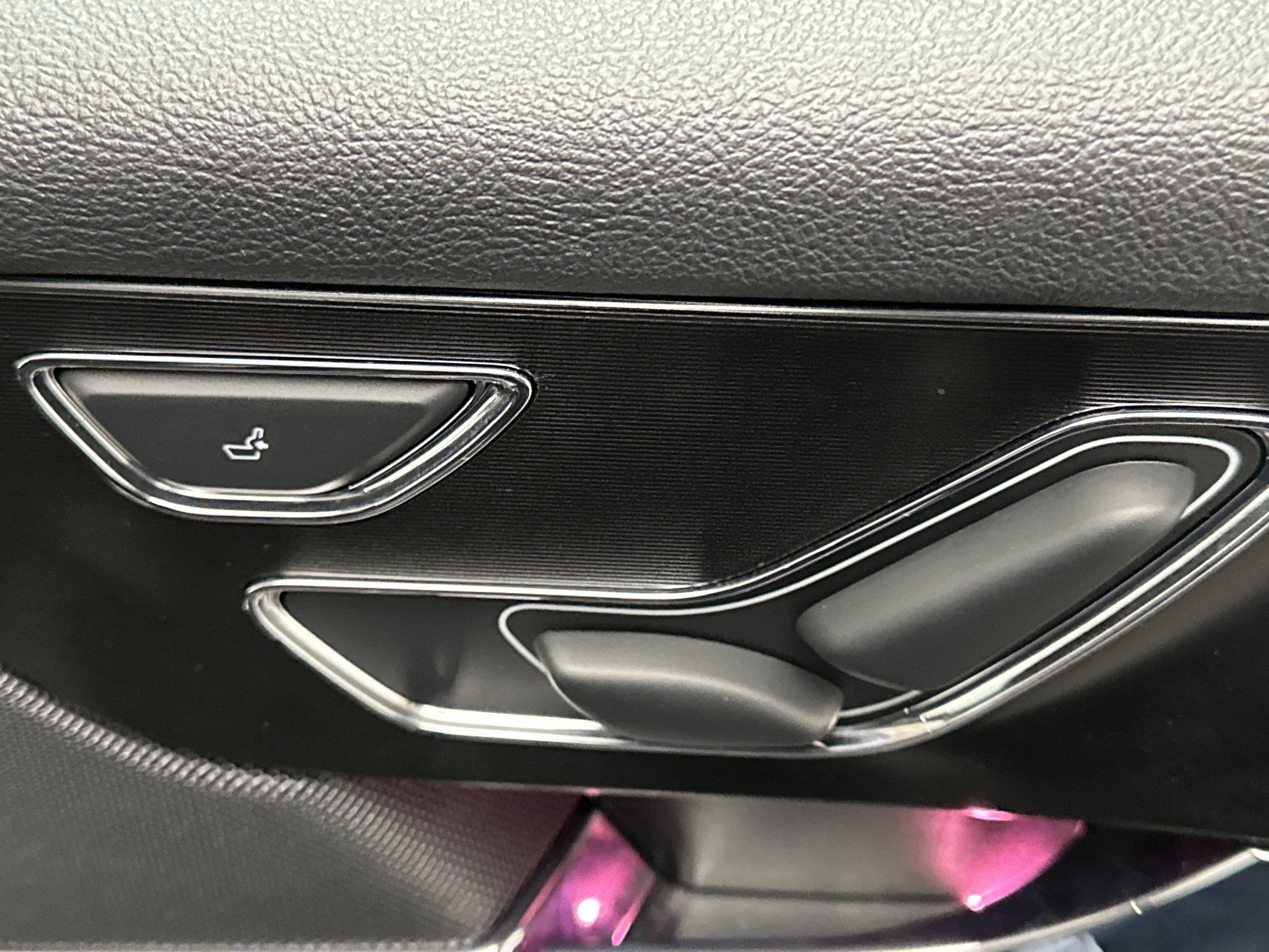 Used 2021 Lincoln Corsair Reserve w/ Equipment Group 201A image 27