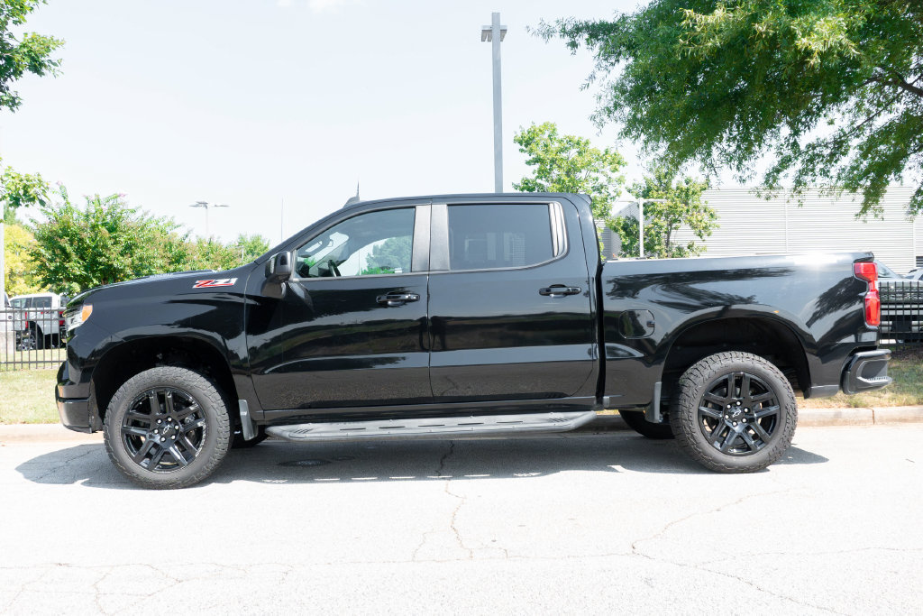 Used 2023 Chevrolet Silverado 1500 LT Trail Boss w/ LT Trail Boss Premium Package AWD/4WD image 14