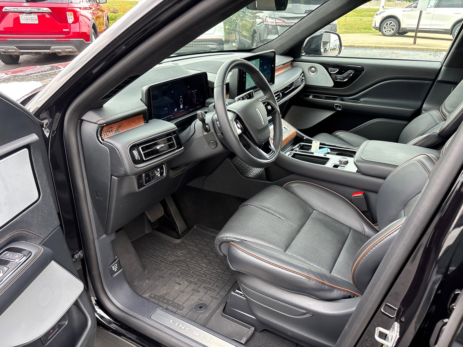 New 2025 Lincoln Aviator Black Label w/ Jet Appearance Package image 26