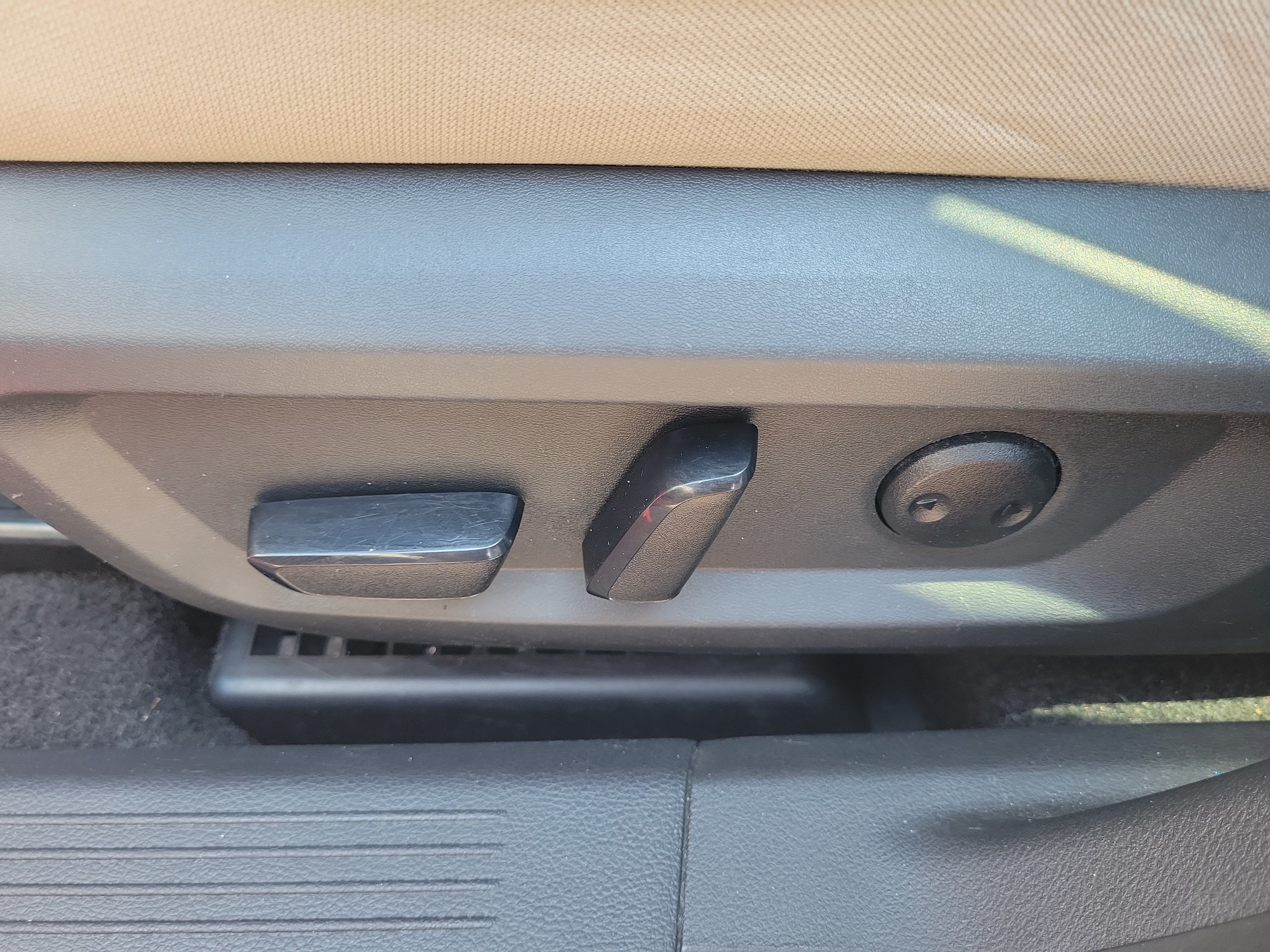 Certified 2023 Nissan Rogue SV FWD image 14