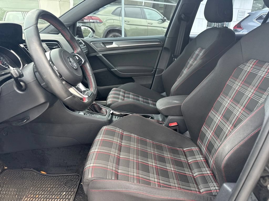 Used 2018 Volkswagen GTI SE FWD image 2