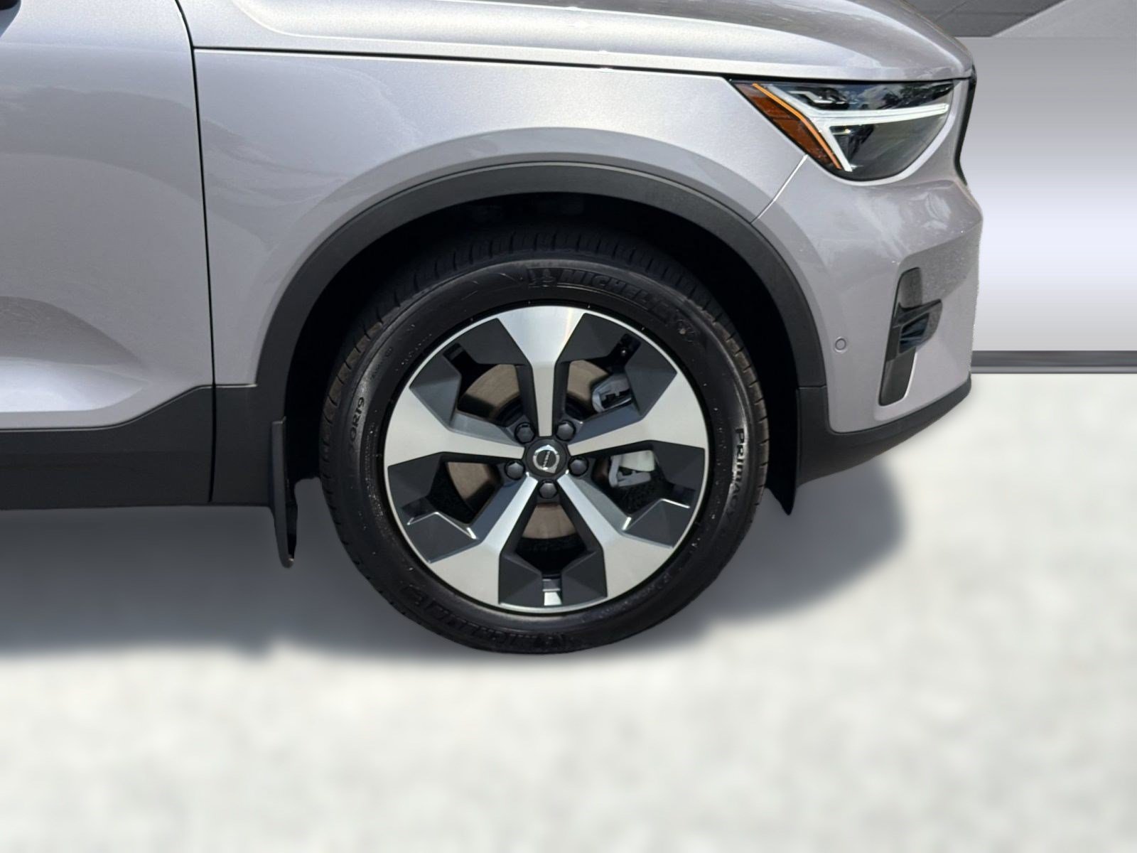 New 2026 Volvo XC40 B5 Plus w/ Climate Package AWD/4WD image 12