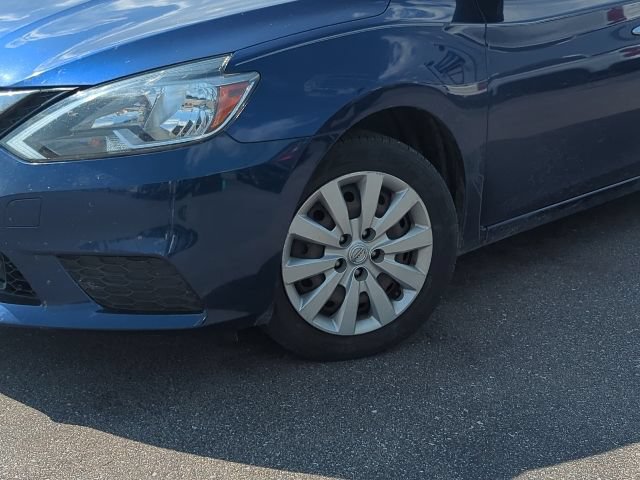 Used 2019 Nissan Sentra S FWD image 2