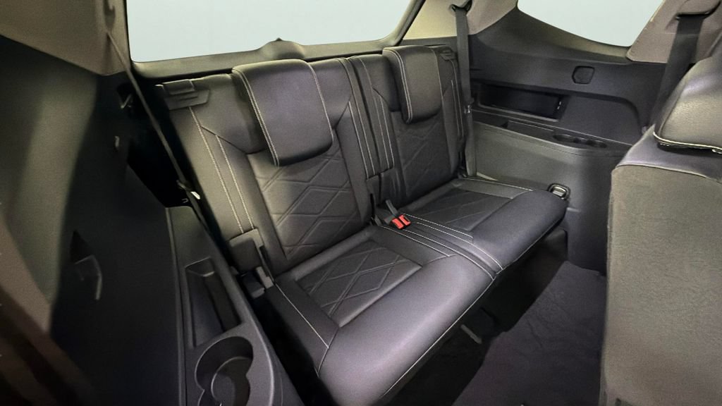 Used 2024 Volkswagen Atlas SE FWD image 30